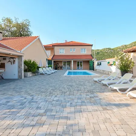 Beautiful In Holiday home *