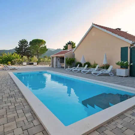 Beautiful In Holiday home