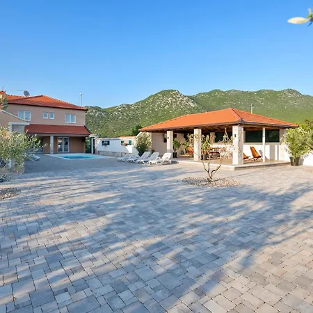 Beautiful In Holiday home *